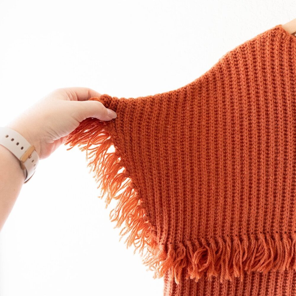 Chelsea & Violet Fringe Sweater Size Large Rust Orange Wool Blend Pullover Fall - Picture 4 of 8